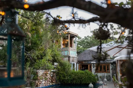 Emily Moon River Lodge Отели в г. Кеурбоомстран