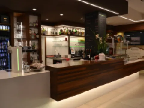 Hotel Shangri-La Hotels in Ala