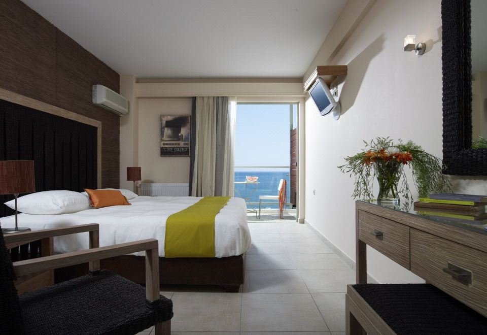 Belle Helene Hotel - Housity