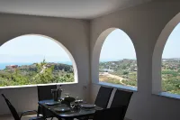 Chrysiida Suites