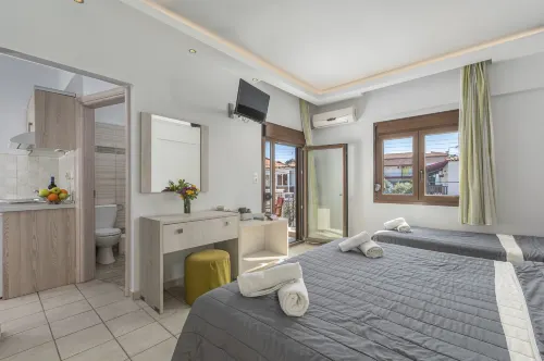 Adonis Hotel - 3-Star