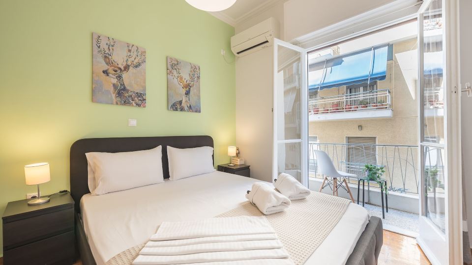 Erythros Boutique Suite by Cloudkeys