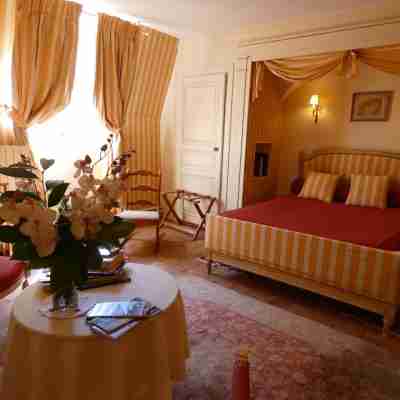 Logis Domaine de Chatenay Rooms