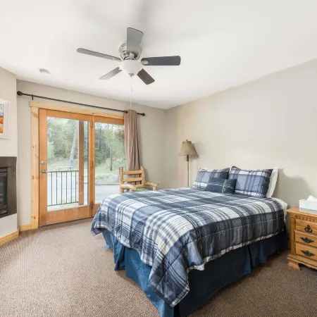 4 Seasons Inn on Fall River