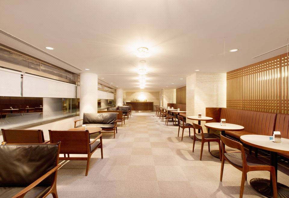 2. 록우드 호텔 &..