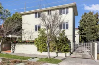 Windsor Apartments by Urban Rest