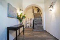 Hugo's Rental - Apartments