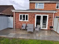 3 Bed House - Sleeps 6 - Pets - Garden - Parking
