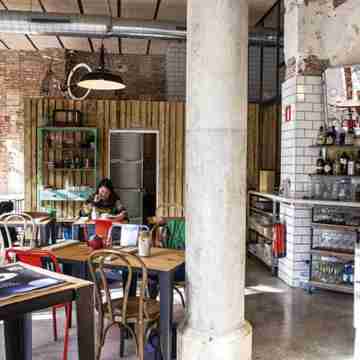 Prime Eixample Hideaway 6 Guests With Balcony by Myrentalhost Dining/Meeting Rooms