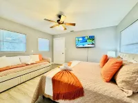 Pet-Friendly Lakeland Stay King Bed Cozy Court Hotels in Crystal Lake