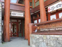 Ocean's Edge Hotels in Ucluelet