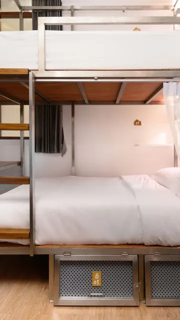 ห้องพักรวมชายหญิงแบบ 4 เตียง