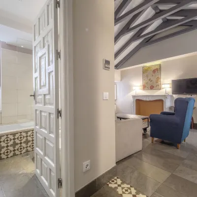 ApartaSuites Alberca Deluxe Hotels near Corredera Square
