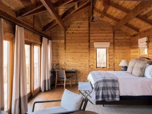 프림랜드 로지, 오베르주 컬렉션