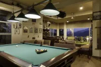 The Albatross, Kandy