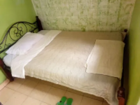 Safe Life Lodge Hoteles en Free Hold