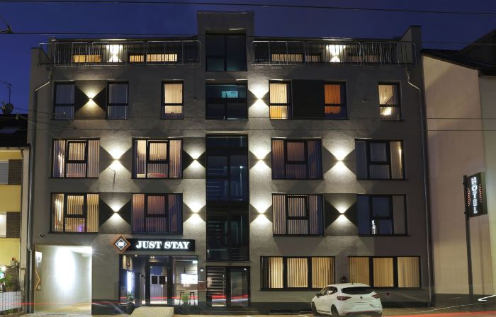 JustStay 索林根飯店和公寓