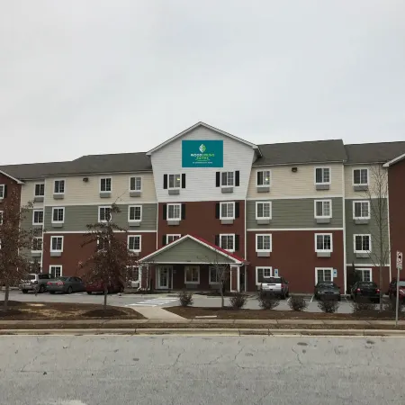 WoodSpring Suites Raleigh Northeast Wake Forest Отели рядом с достопримечательностью «Торговый центр Triangle Town Center»