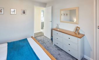 Host & Stay - Station Cottage