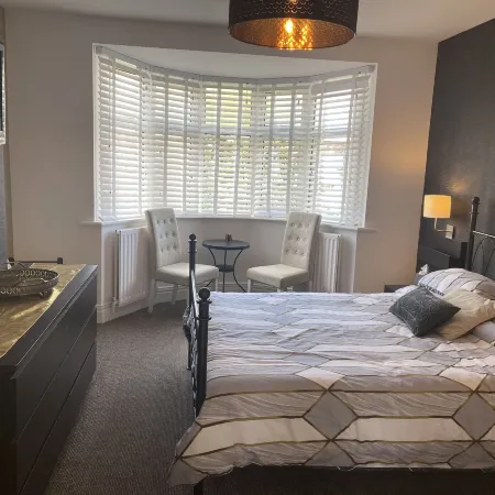 6 Bed-Sleeps 12-Hot Tub-Free Parking-Pet Friendly