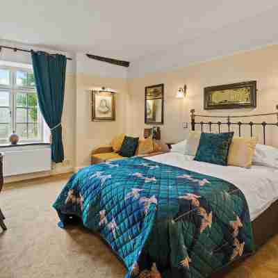 Two Bridges Hotel Rooms