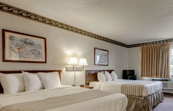 埃爾帕索西部的伊克諾套房旅館