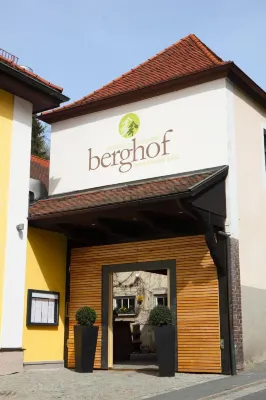 Gasthof Berghof Hotels in Steinwiesen