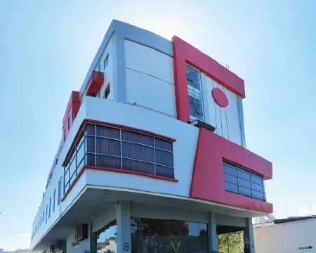 Evora Hotel Gubeng otelleri