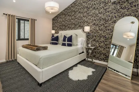 The Lofts at the Market Отели рядом с достопримечательностью «PARK STREET GALLERY»