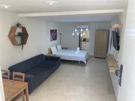 Maya Guest House - German Colony & Baháí Gardens, Haifa Отели в г. Хайфа