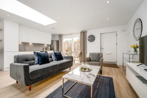 Citystay Living - Finch House - Condos