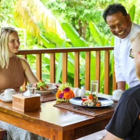 BB Resort Villa and Spa Отели рядом с достопримечательностью «Пляж Тембелинг»