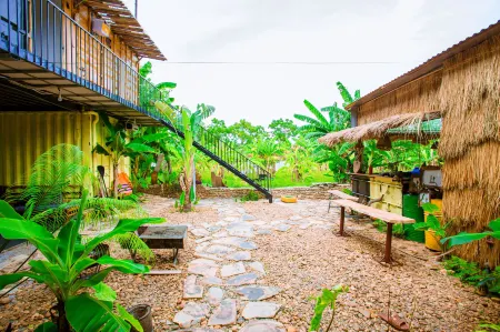 A Little Leaf Homestay Отели в г. Bo Trach District