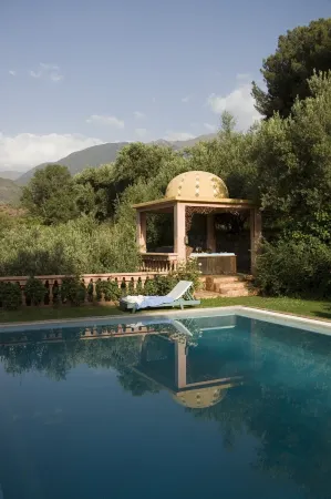 Domaine de la Roseraie Resort