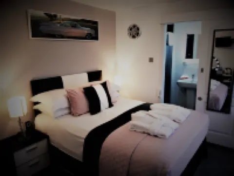 Cadillac Kustomz Guest House Hotels in 