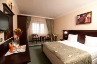 Hotel Rapsodia City Center Отели рядом с достопримечательностью «Parcul Mihai Eminescu»