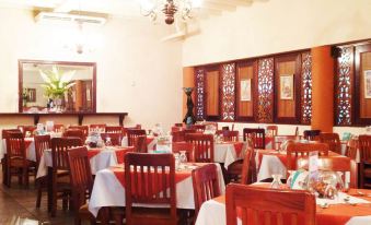 Hotel Tower House Suites