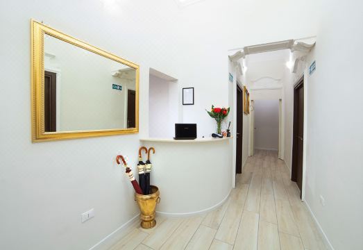 다다 스위트 근처 로마 중심가 거리