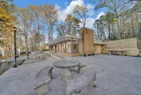 Cherokee Lakefront w/ Huge Patio, Private Covered Dock & Stand-Up Paddle Boards