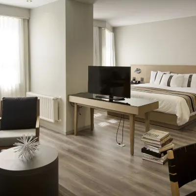 Casa Grande Suites Hotels near Megacenter Bolivia
