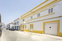 Amarela 17 - Rooftop Pools