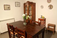 Gite Montemirello, with garden and swimming pool