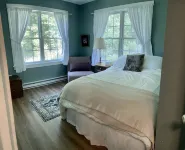 Bright Modern Secluded Vermont Home: Fish Pond + Trails, 5 Mins to Williamstown