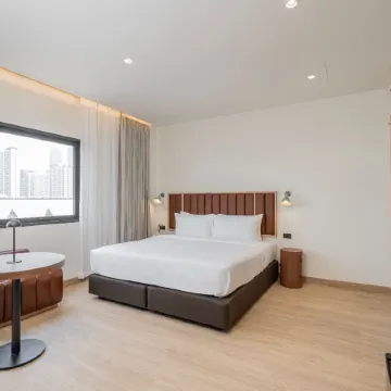 Asoka Hotel Отели рядом с достопримечательностью «Ратчада Сой 6»