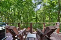 Enchanting Creek Access and Cozy Hot Tub - Serene Forest Retreat Hotels in Fannin County