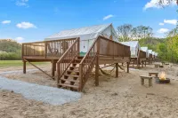 Furnished Glamping Tent/2 Queen Beds/Red River Access- Soaring Eagle - #7