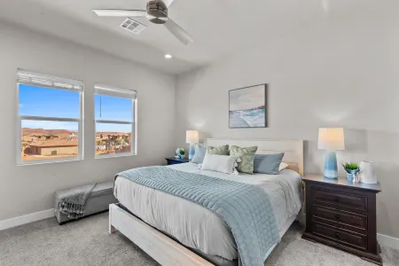 Private Hot Tub, Fire Pit, and Tropical Pool Access - Elegant Oasis