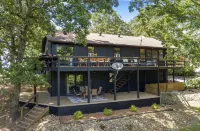 Luxurious Haven with Modern Amenities - Tranquil Woodland Retreat 一號鎮區住宿飯店
