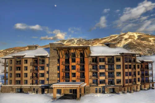 Trailhead Lodge 5112