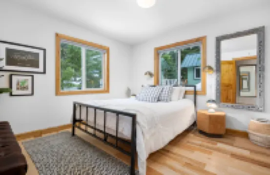 Rustic Charm and Hot Tub Oasis - Stunning Mountain Retreat Hotels in Government Camp